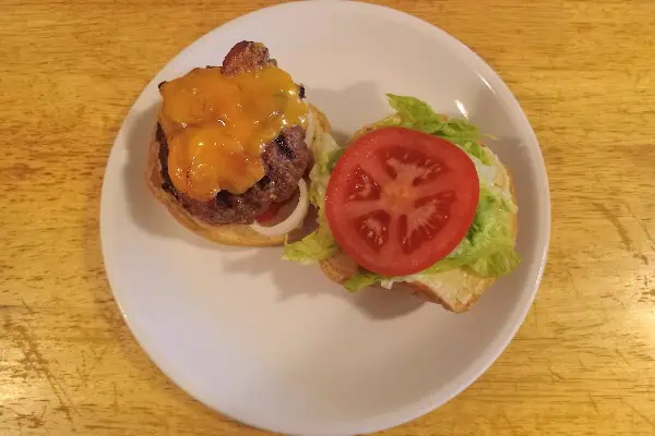 Classic Bacon Cheeseburger